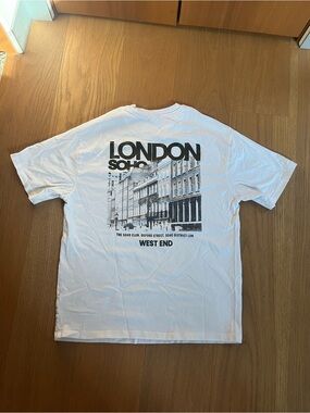 Garage - London SoHo Graphic white oversized tee